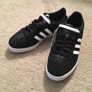 NWT Adidas Courtset sneakers black